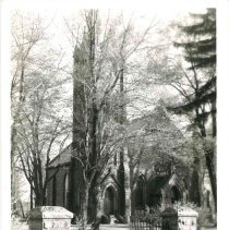 Trinity Church Vertical DPC Bw Gate-front
