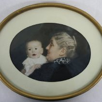 Sara Hamilton Sisson & Granddaughter