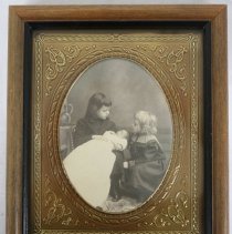 Sisson Sisters with Baby Brother