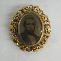 Gold Brooch with Image of Samuel Coggeshall Crane