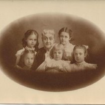 Sarah Hamilton Sisson with Five Granddaughters
