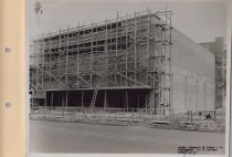 Black and white photograph of Kress stroe front under construction with sca