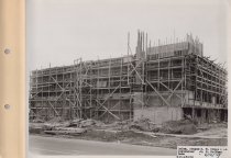 Black and white photograph of Kress store exterior walls being constructed