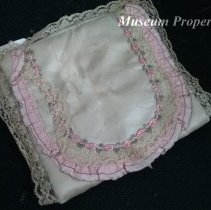 Handerchief holder, 1920s-1930s era.