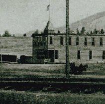 1895 Hartford, where Marks-Millers Pole yard is now.