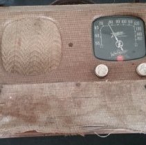 1939 Zenith Wave Magnet Radio.