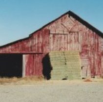 Murphy barn in Boulder Valley.