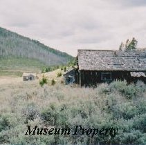 Houses in Comet, Montana.