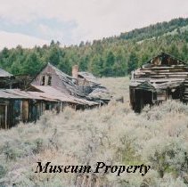 Houses in Comet, Montana.