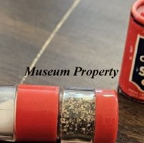 Lunchbox salt & pepper shakers