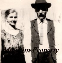 Amanda & Henry Saari