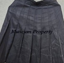 Black pleated skirt