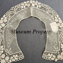 Tan Lace Collar
