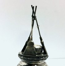 1955.77.1c (2) Front