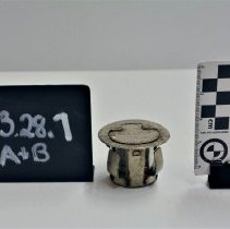 1983.28.1ab (1) Scale