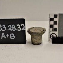 1983.28.32ab (1) Scale