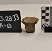 1983.28.33ab (1) Scale