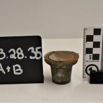 1983.28.35ab (1) Scale