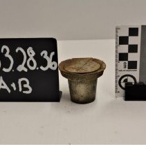 1983.28.36ab (1) Scale