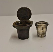 1983.28.37ab (9) Side By Side