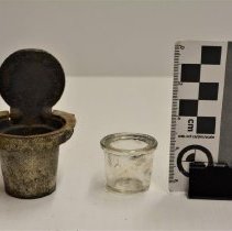 1983.28.43ab (7) Scale