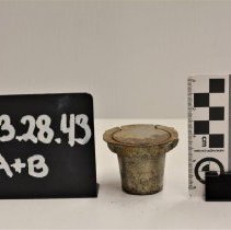 1983.28.43ab (1) Scale