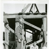 A2023_000_010_003_men At Mine Site