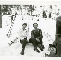 A2023_000_010_013_berva And John David Mcdonald At The Summit Of Cascade Hi