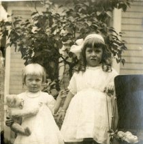 A2023_000_010_049_helen And Pauline Mcdonald (post-1909)