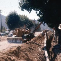 A2024_000_052_075_pipeline Lowering Pipe (1957)