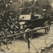 A2022_016_048_william In Family Car