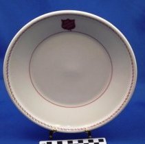 Jackson China dinner plate with Red Shield