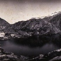 Vues Panoramiques (house on the lake)