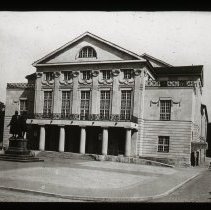 Building with Pillars