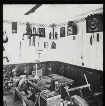 Working bench with machines at the museum.