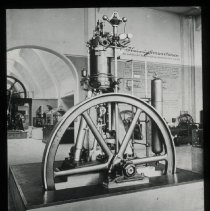 Image of a wheel on display at the Deutsches Museum.