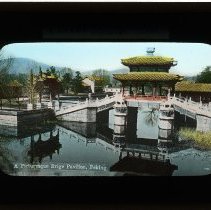 Pavillon with bridge