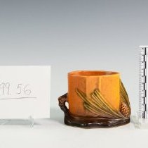 1999.56 Roseville Pinecone-4