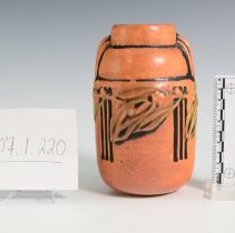 2007.1.220 Roseville Laurel-1