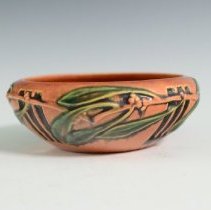 2007.1.224 Roseville Laurel-1