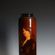 2005.1.77 Weller Pottery Company Louwelsa Vase With Potrait Of A Woman-1