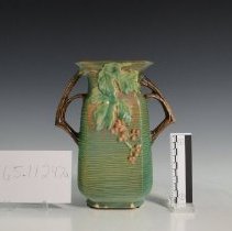 1965.11247a Roseville Pottery Company-5