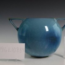 1961.10884 Roseville Pottery Company-4