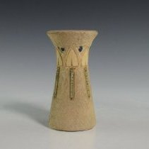 1976.12662 Roseville Pottery Company-2