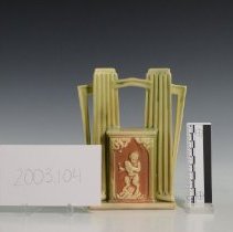 2003.104 Roseville Pottery Company-7