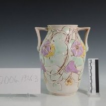 2006.19n.3 Roseville Pottery Company-4