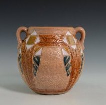 2006.28k.1 Roseville Pottery Company-1