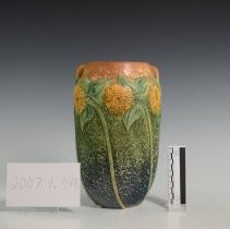 2007.1.348 Roseville Pottery Company-5