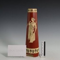 1954.10504 Roseville Pottery Company-10