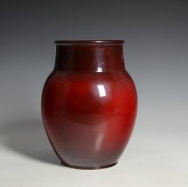 1954.10507 Roseville Pottery Company-3